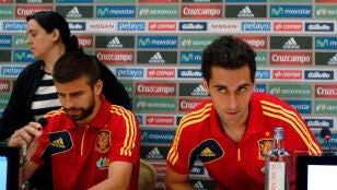 Piqu&eacute; y Arbeloa, juntos en una rueda de prensa