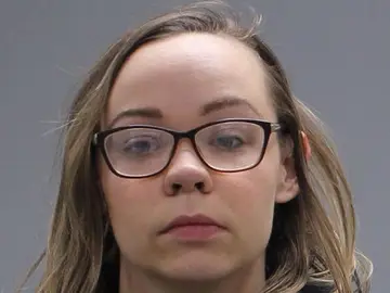 Una profesora detenida por mantener relaciones sexuales con su alumno en Nueva Jersey Una profesora detenida por mantener relaciones sexuales con su alumno en Nueva Jersey