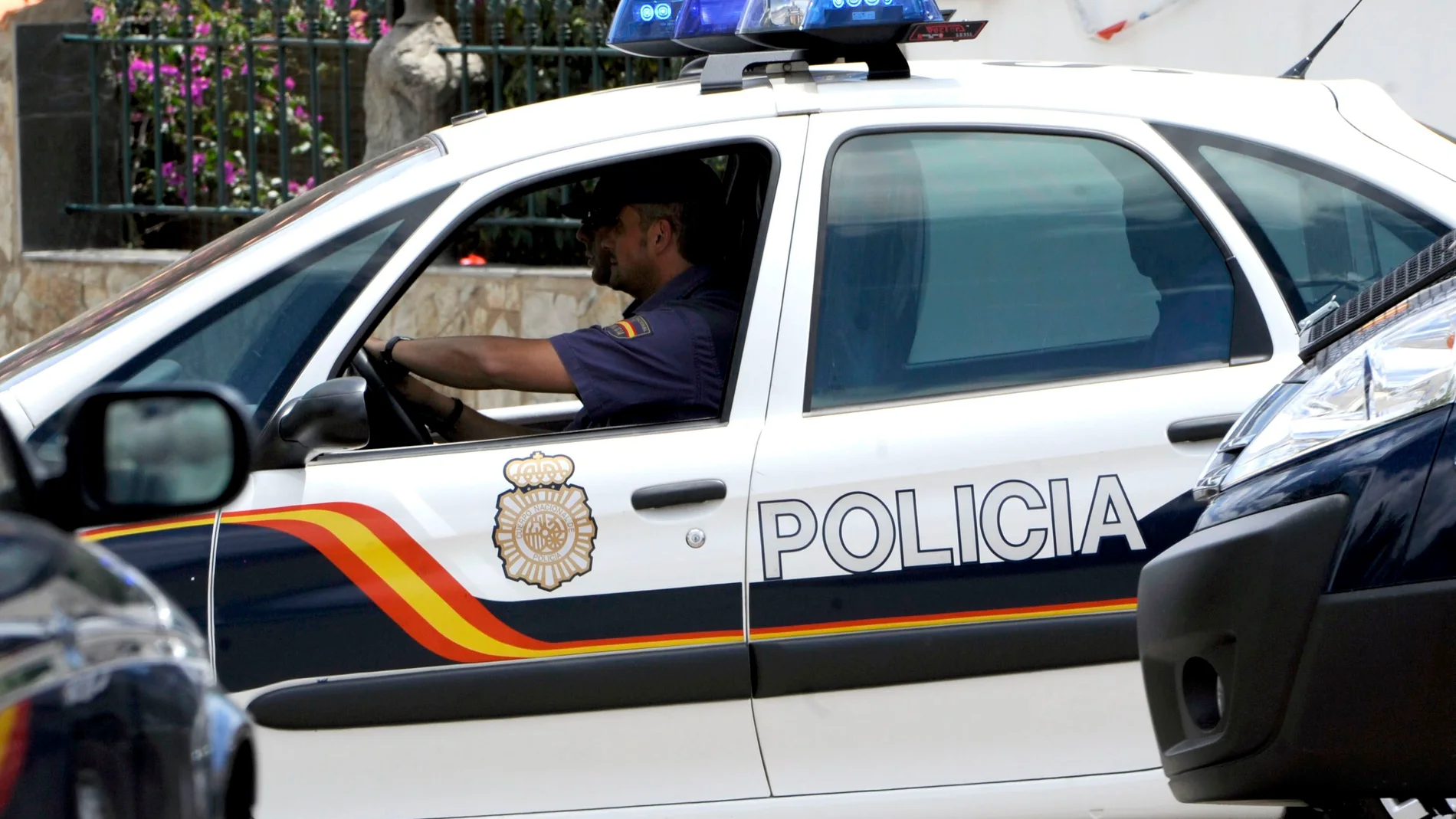 Vehículo de la Policía Nacional Vehículo de la Policía Nacional