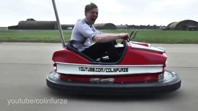 Un 'youtuber' logra que un coche de choque de los años 60 corra a 172 kilómetros por hora