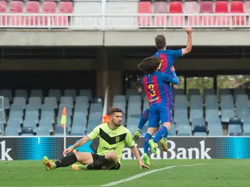 El filial celebra uno de los goles al Eldense El filial celebra uno de los goles al Eldense