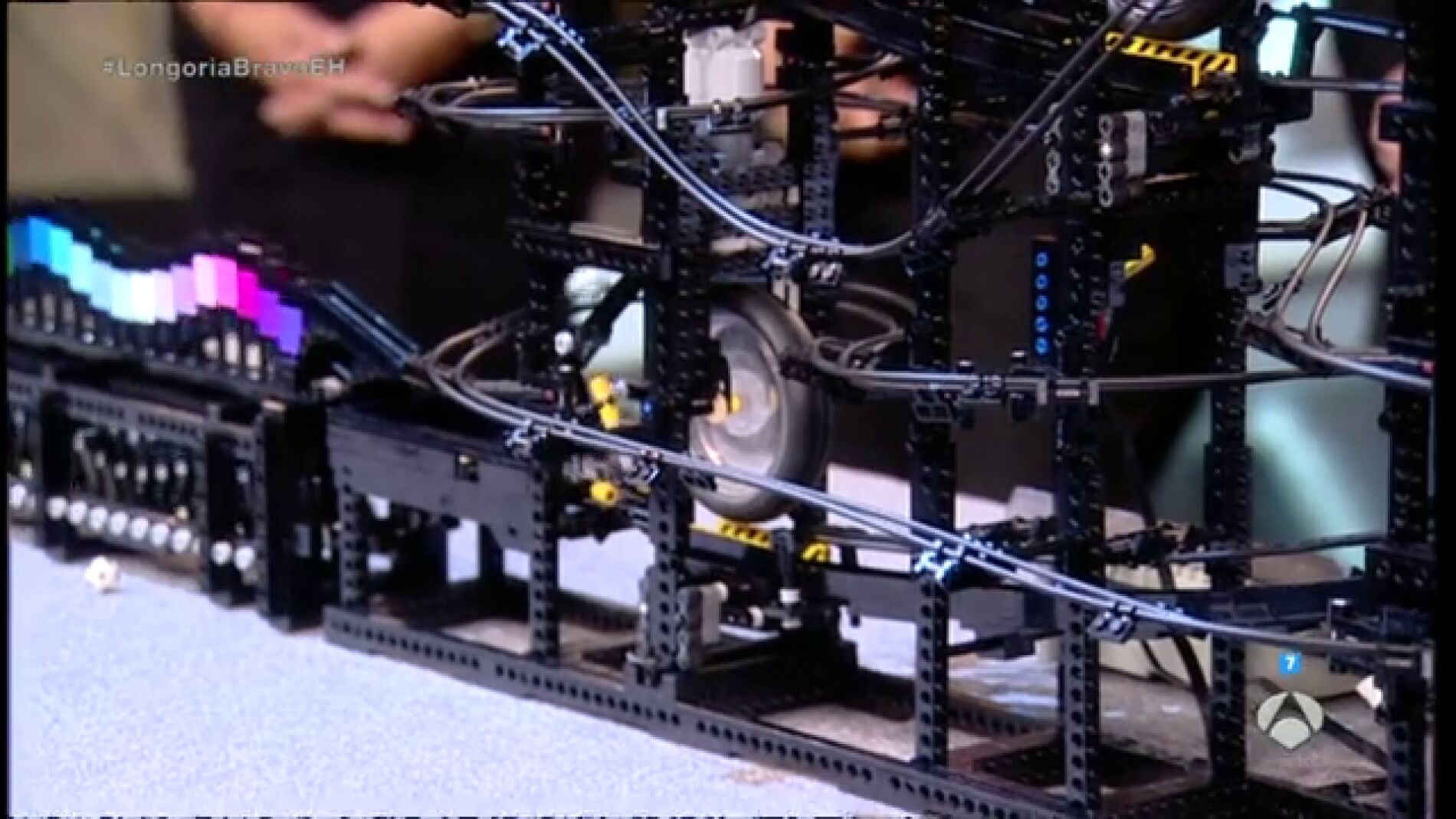 Frame 187.27 de: ciencia