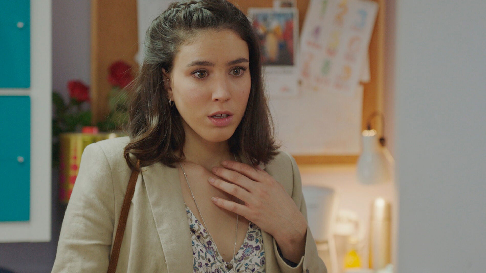 Dolores besa a Irene