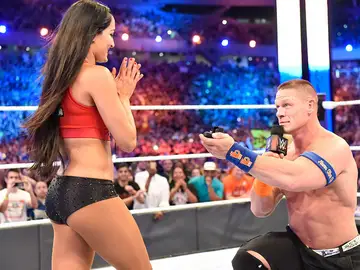 John Cena le pide matrimonio a Nikki Bella en WrestleMania John Cena le pide matrimonio a Nikki Bella en WrestleMania