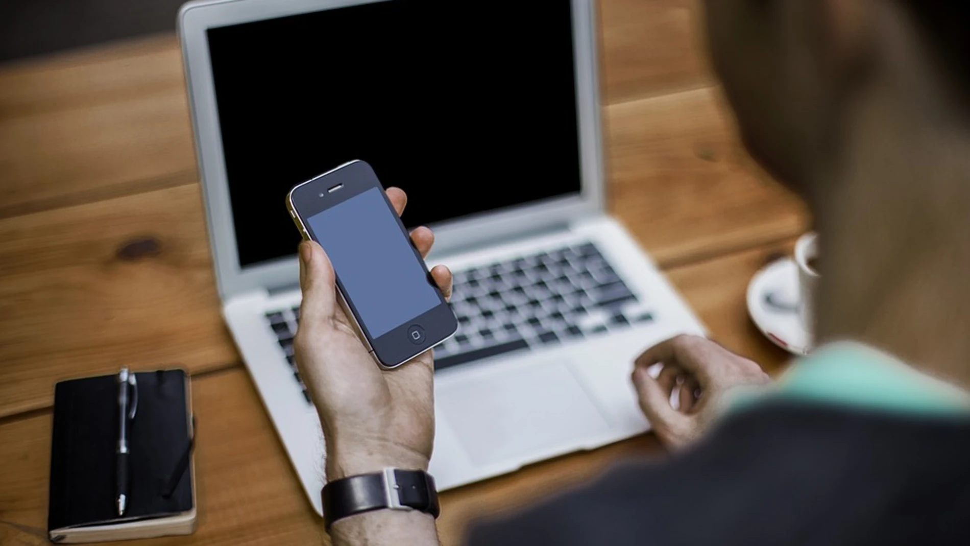 El uso de teléfonos móviles no es perjudicial para la salud ni provoca cáncer El uso de teléfonos móviles no es perjudicial para la salud ni provoca cáncer