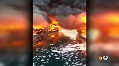 Investigan las causas del incendio que calcinó 10 yates en Barcelona