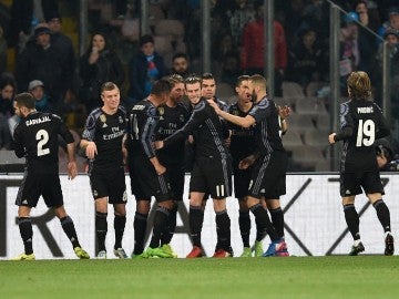 Los jugadores del Real Madrid celebrando un gol