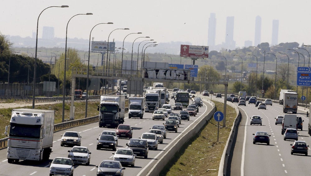 Vista de las carreteras con tráfico denso