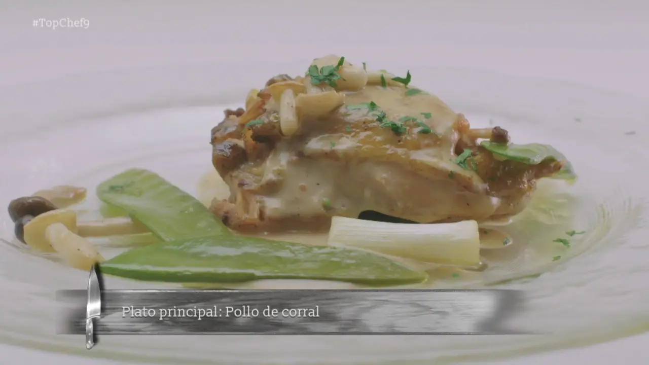 Pollo asado con tirabeques y su jugo acidulado