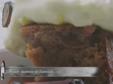 Brownie con sopita de amaretto Brownie con sopita de amaretto
