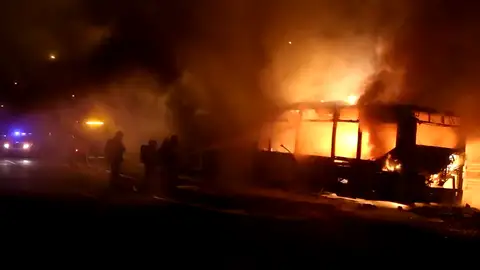 Frame 12.152257 de: Arde un autocar urbano en Palma Frame 12.152257 de: Arde un autocar urbano en Palma