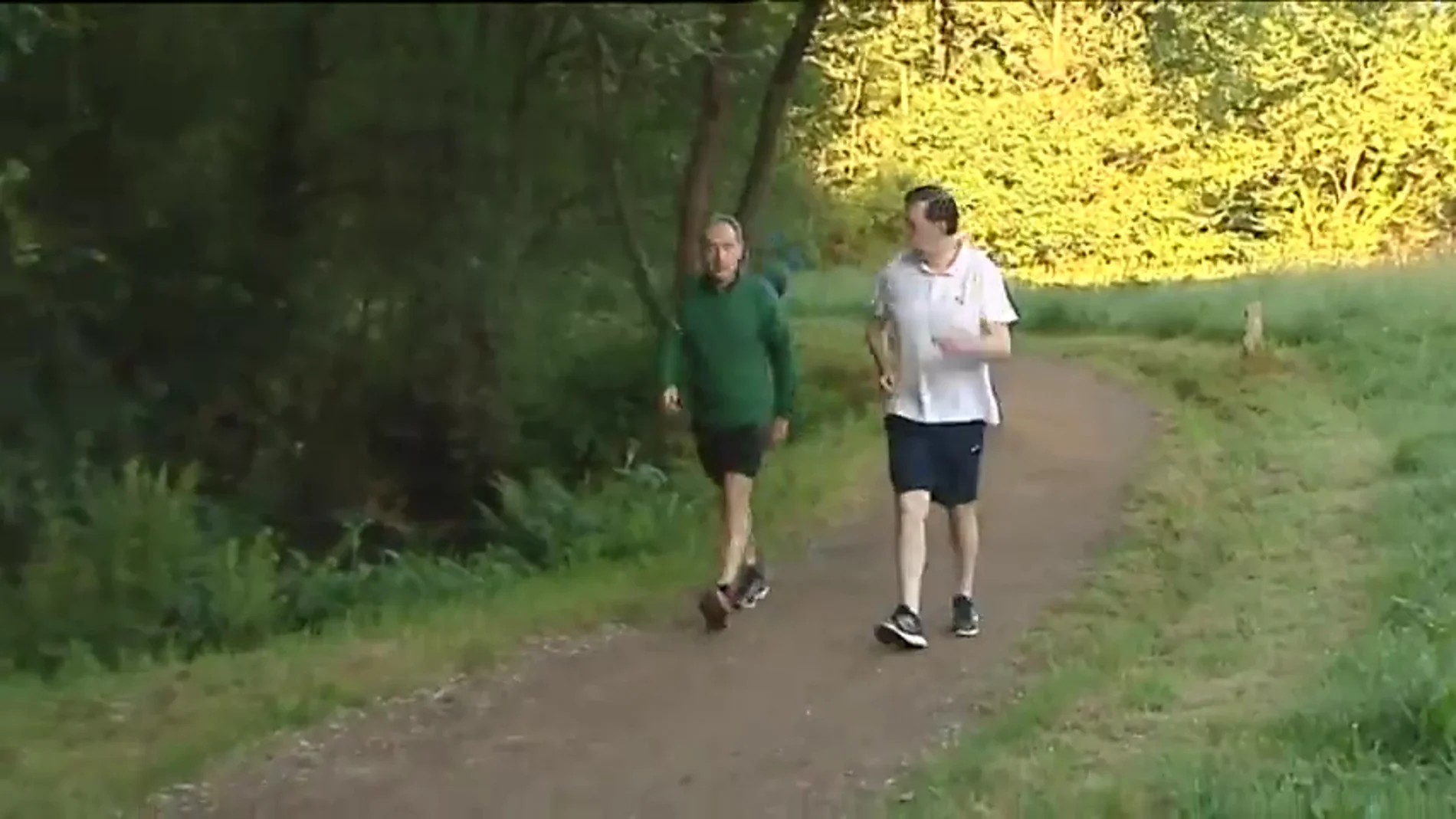 Frame 40.305119 de: Rajoy vuelve a sus marchas rápidas en tierras gallegas Frame 40.305119 de: Rajoy vuelve a sus marchas rápidas en tierras gallegas