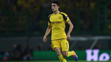 Marc Bartra recibe el alta hospitalaria tras ser operado con éxito de la muñeca