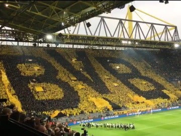 Mosaico de los hinchas del Dortmund