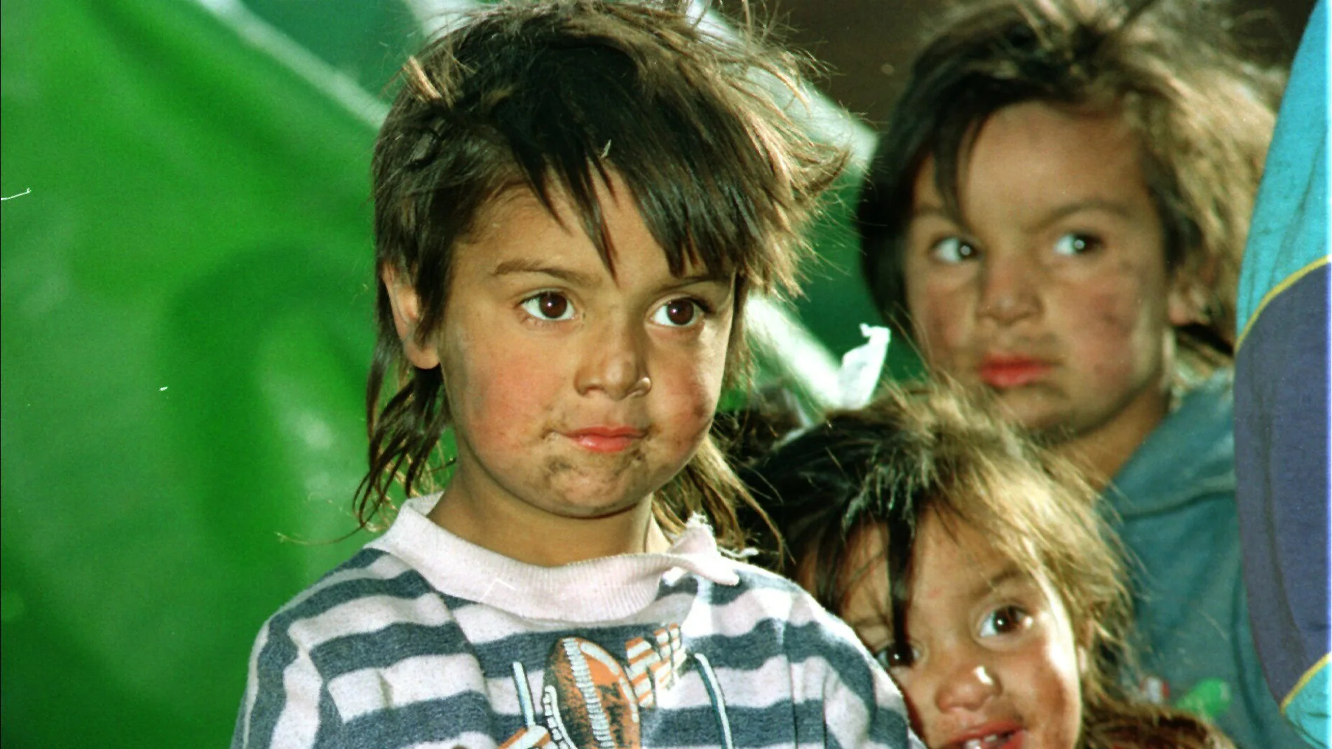 Imagen de un grupo de niños de un poblado gitano en Alcalá de Henares Imagen de un grupo de niños de un poblado gitano en Alcalá de Henares