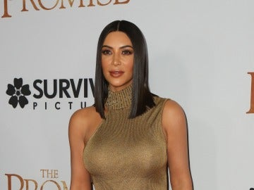 Kim Kardashian estrena nuevo look