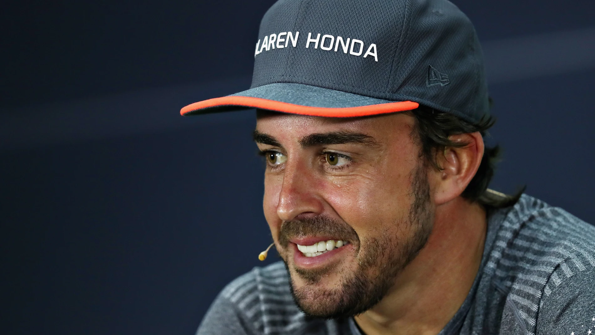 Fernando Alonso, durante la rueda de prensa de la FIA del GP de Baréin