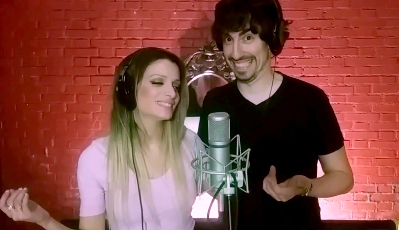 Nacho Lozano y Patricia Aguilar cantan 'Vivo por ella' a 20 voces