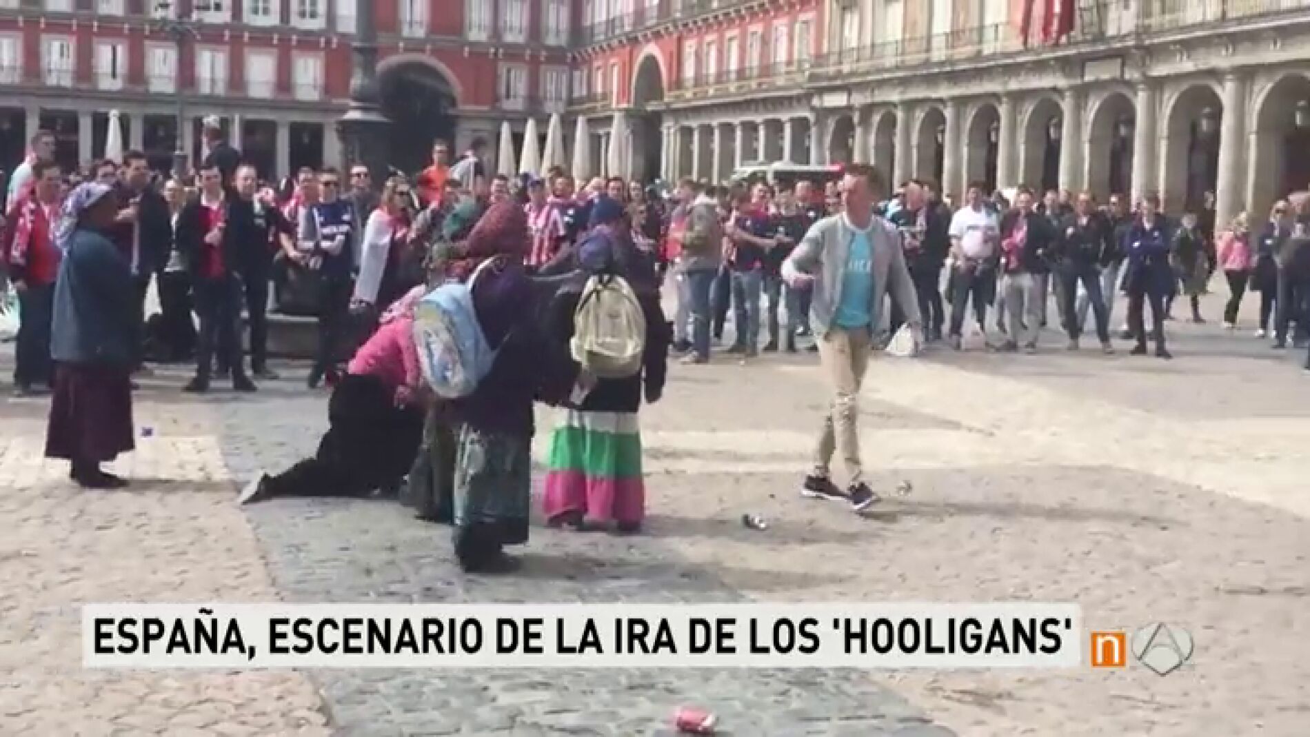 Frame 105.476044 de: No son s&oacute;lo los ultras del Leicester: as&iacute; siembran los 'hooligans' el terror en toda Europa