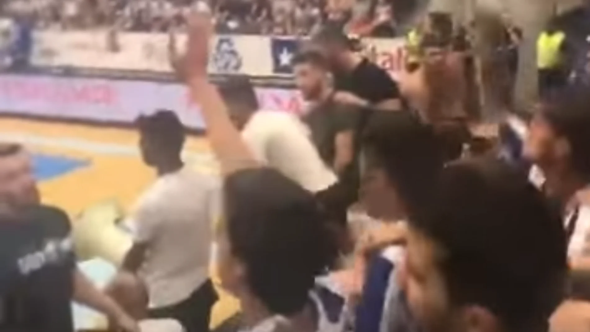 Los 'Super Dragoes' del Oporto, en el partido ante el Benfica Los 'Super Dragoes' del Oporto, en el partido ante el Benfica