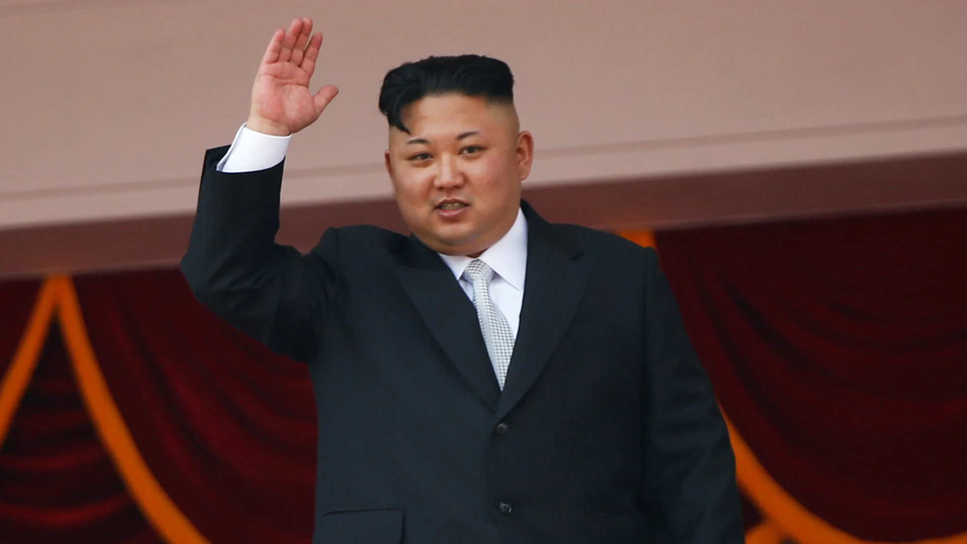 Kim Jong Un ha presidido el desfile militar del Día del Sol Kim Jong Un ha presidido el desfile militar del Día del Sol