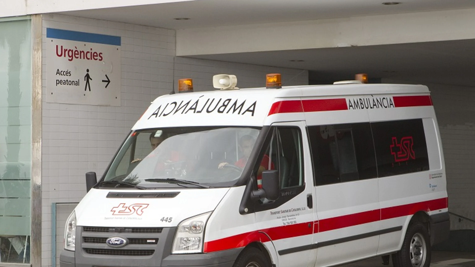 Imagen de archivo de una ambulancia Imagen de archivo de una ambulancia