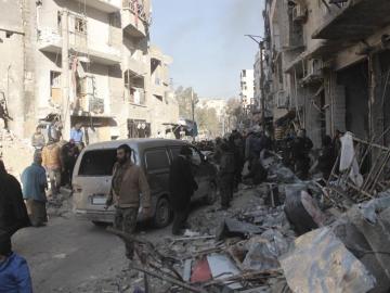 Civiles siendo evacuados del este de la ciudad de Alepo, Siria
