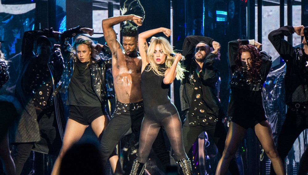 Lady Gaga durante su concierto en Coachella 2017