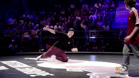 Frame 71.19 de: BREAK DANCE Frame 71.19 de: BREAK DANCE