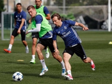 Modric y Kroos se ejercitan en Valdebebas