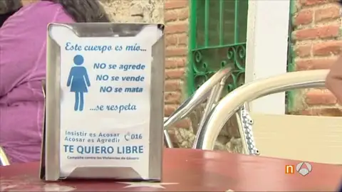 Denuncia de la violencia machista Los bares de un pueblo de Madrid denuncian la violencia machista a través de sus servilletas