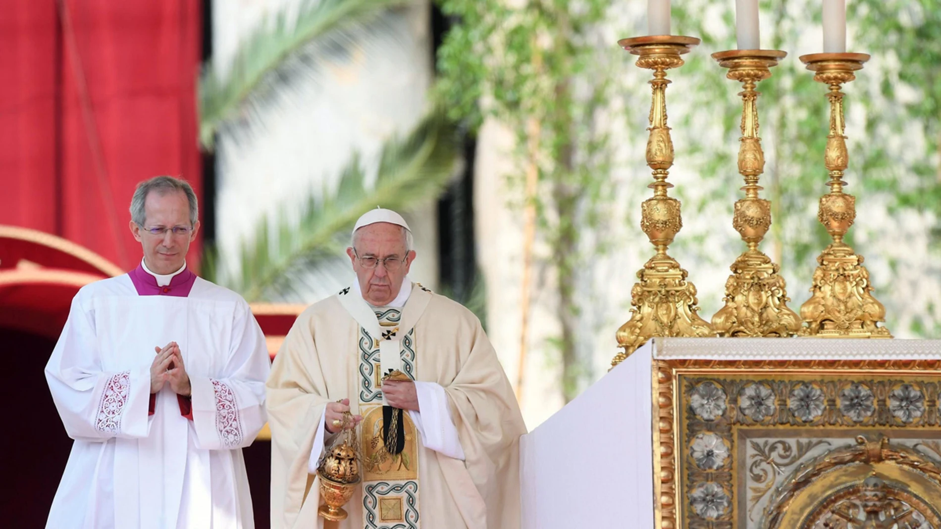 El Papa Francisco durante la misa del Domingo de Resurrección El Papa Francisco durante la misa del Domingo de Resurrección