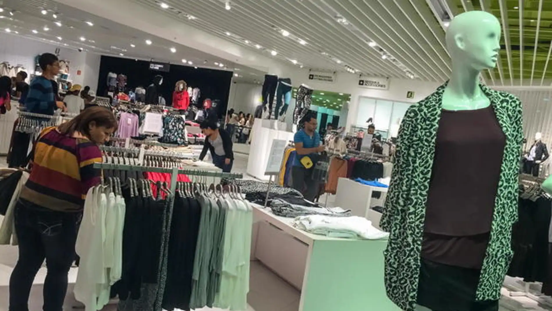 Una tienda de ropa