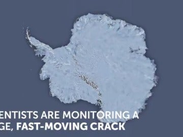 Frame 1.393447 de: Científicos advierten de que un iceberg del tamaño de la isla de Mallorca está a punto de formarse en la Antártida