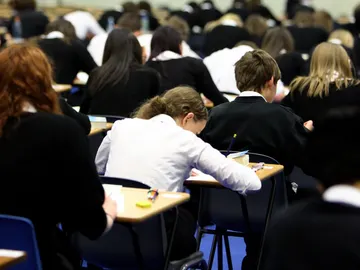 Una clase con alumnos Una clase con alumnos