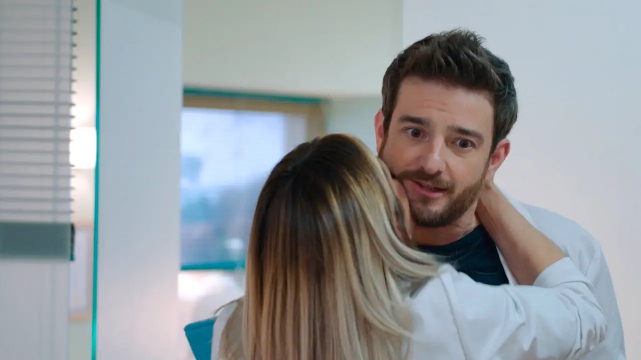 Carmen enamora a Horacio: "Eres bonito a rabiar"