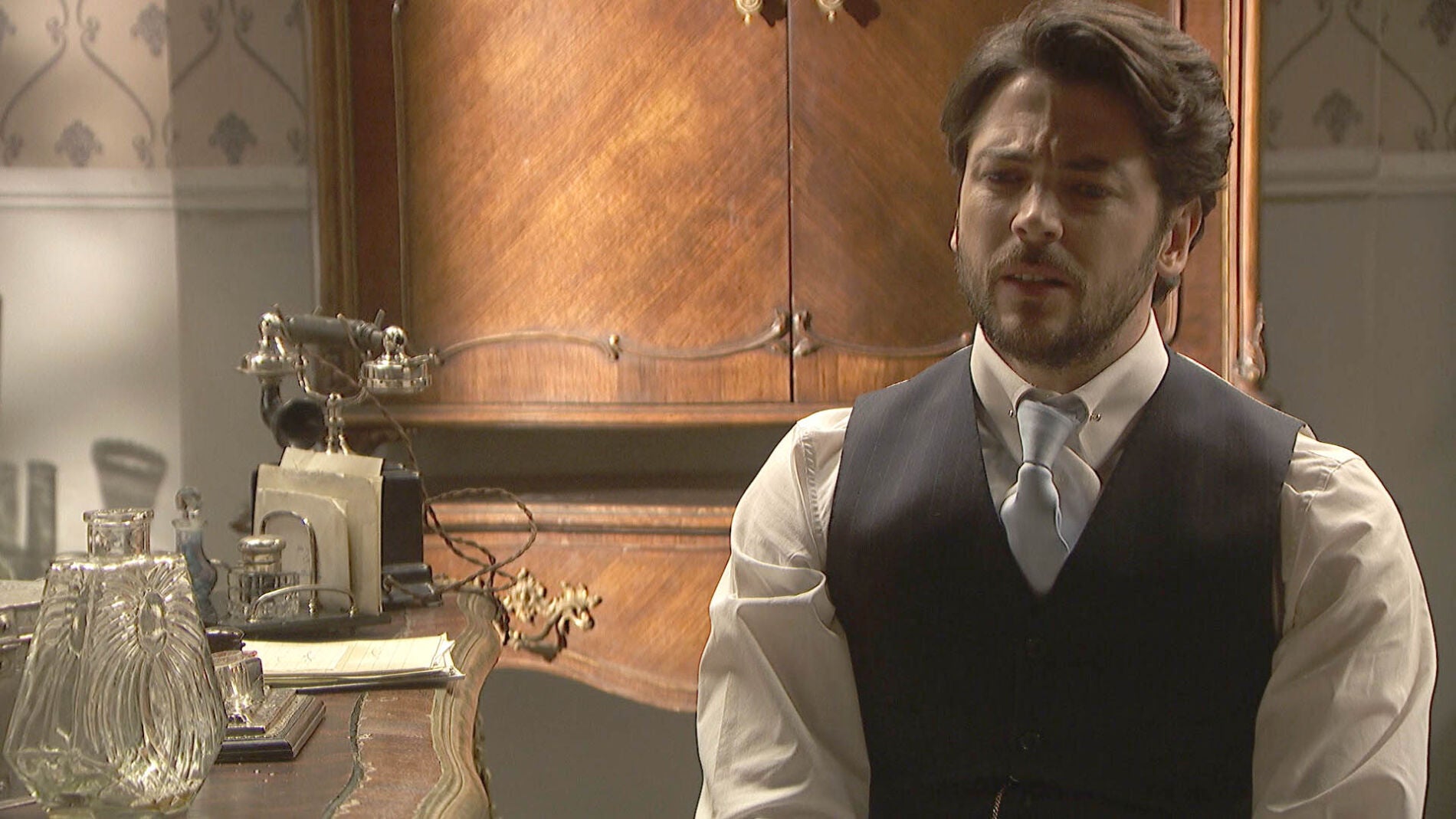 Hernando se ahoga de culpabilidad tras el beso de Luc&iacute;a