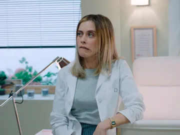 Carmen hace peligrar su matrimonio Carmen hace peligrar su matrimonio