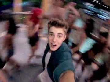 Frame 11.426969 de: Justin Bieber versiona el éxito "Despacito" de Luis Fonsi