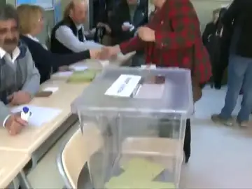 Frame 16.207827 de: La oposición turca pedirá un nuevo recuento de las papeletas y denuncia manipulación en el referéndum Frame 16.207827 de: La oposición turca pedirá un nuevo recuento de las papeletas y denuncia manipulación en el referéndum