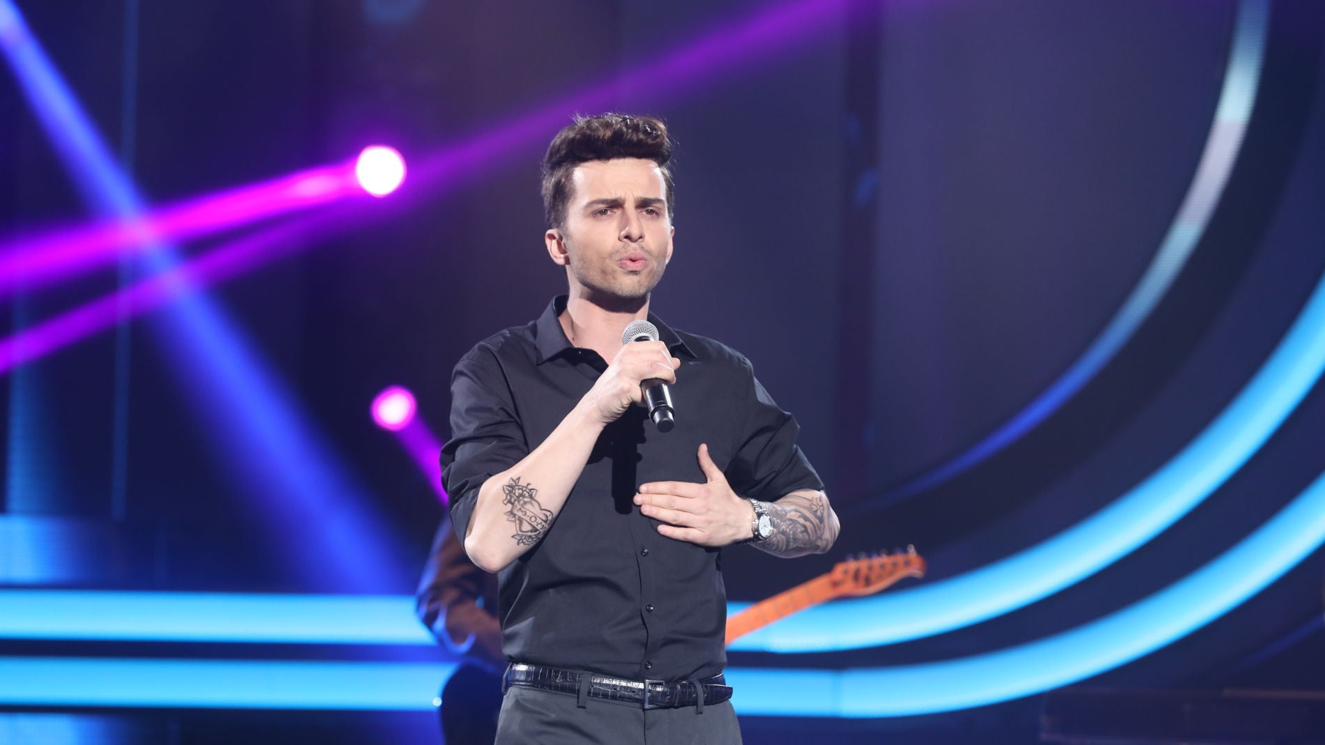 Ricky Mata convierte el plat&oacute; en una gran fiesta con &lsquo;Moves like Jagger&rsquo; como Maroon 5