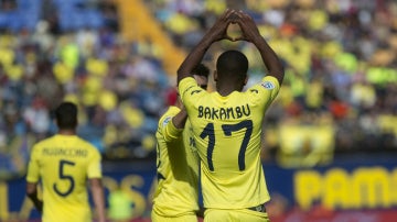 Bakambu celebra un gol