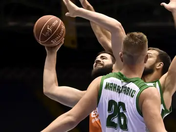 Dubjevic, ante el Betis Dubjevic, ante el Betis