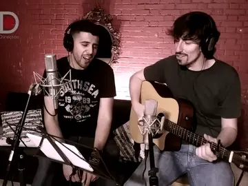 Frame 126.626229 de: La tierna versión de Manolo García en la voz de Raúl Ogalla y Nacho Lozano de 'Tu cara no me suena todavía' Frame 126.626229 de: La tierna versión de Manolo García en la voz de Raúl Ogalla y Nacho Lozano de 'Tu cara no me suena todavía'