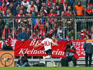 Bojan celebra su histórico gol contra el Bayern