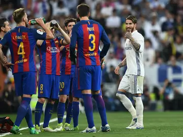 Sergio Ramos recrimina una acción a Gerard Piqué Sergio Ramos recrimina una acción a Gerard Piqué