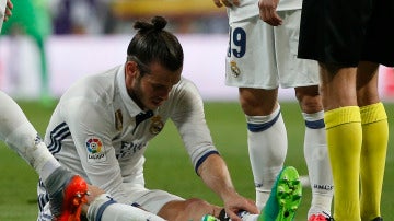 Bale se duele de su pierna izquierda