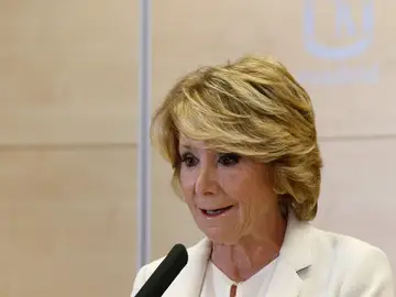 Esperanza Aguirre anunciando su dimisión (Archivo) Esperanza Aguirre anunciando su dimisión (Archivo)
