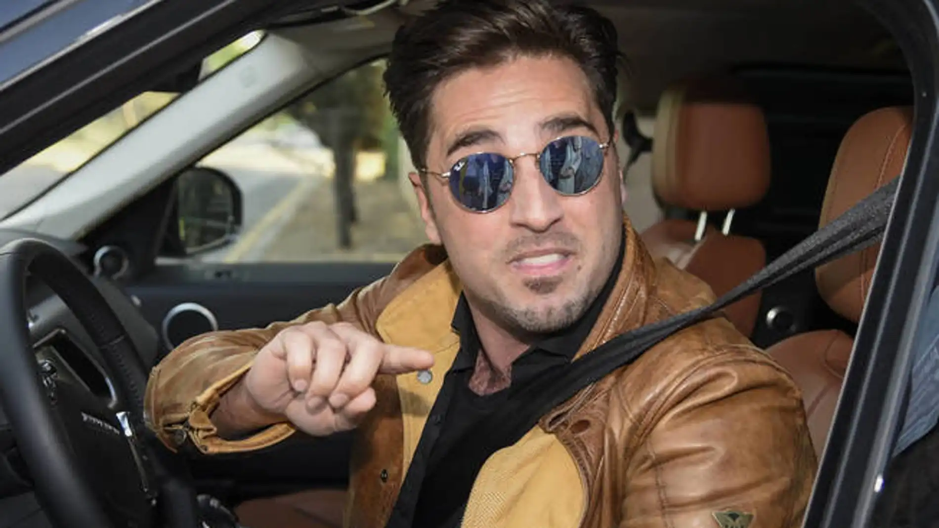David Bustamante recriminando a los periodistas