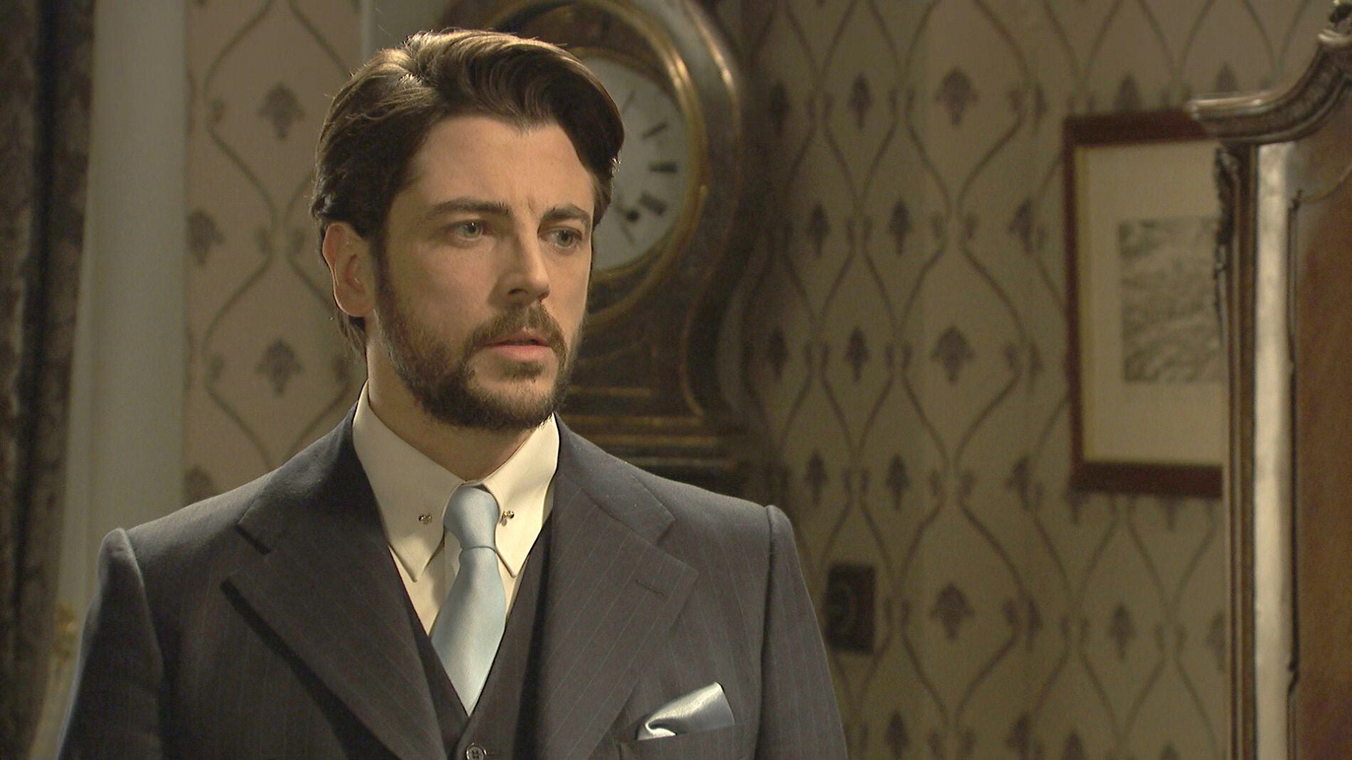 Hernando pasar&aacute; una noche de pasi&oacute;n con... &iquest;Camila o Luc&iacute;a?